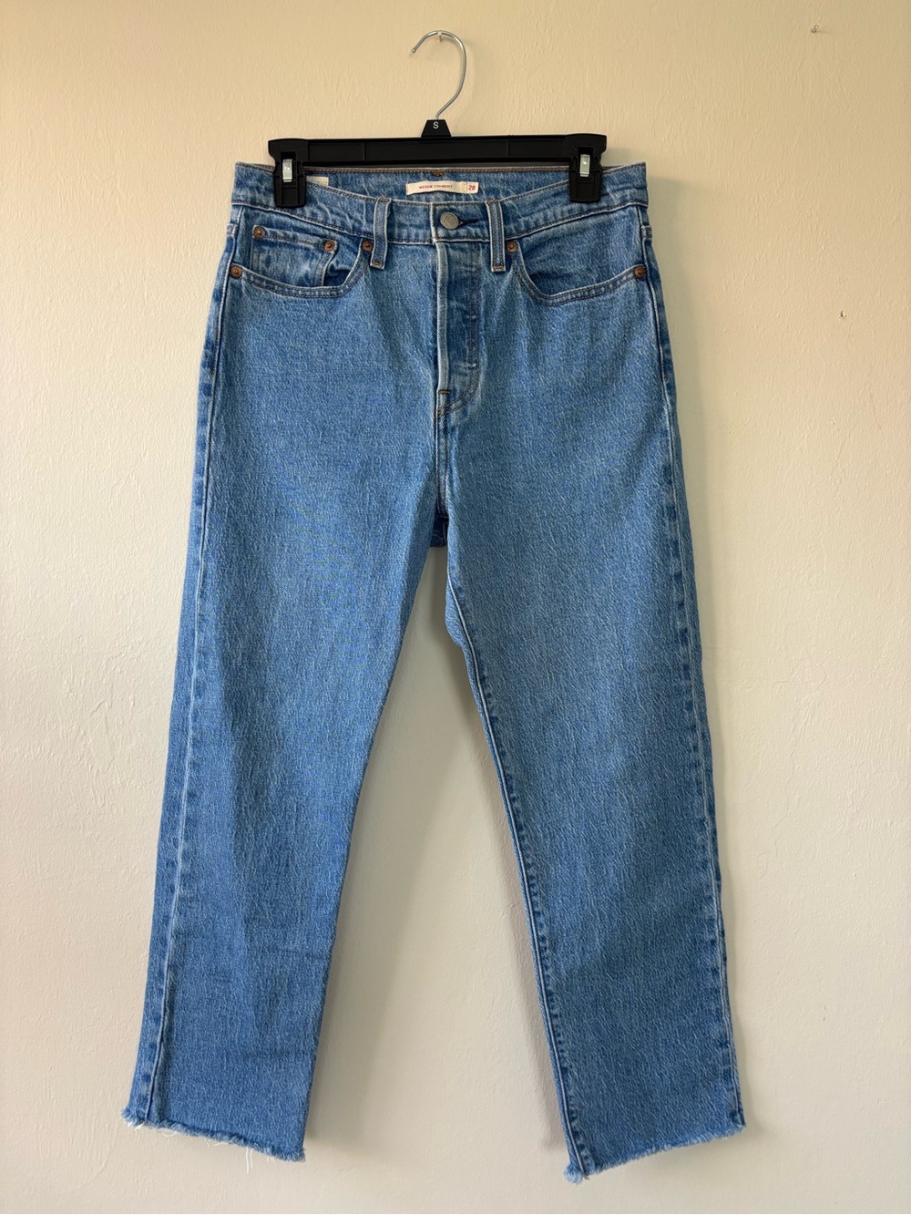 Levi’s Wedgie Straight Jeans Women’s Size 28 Button Fly Raw Hem